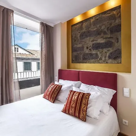 Bed and breakfast Horta Garden 3*