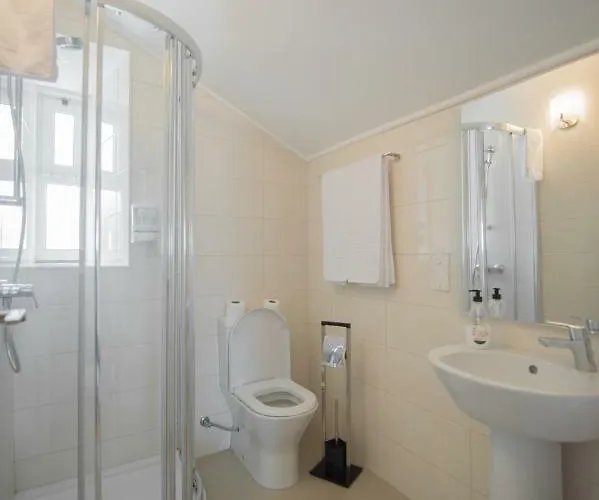 Garden Bed & Breakfast 3*